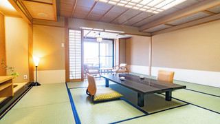 露天風呂付客室（檜の露天風呂付）