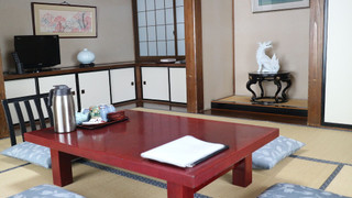 和室 8畳 バストイレ付