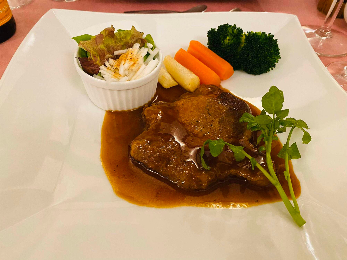 「フレンチヴィラージュ・ボンファム」 料理 123544907 肉料理