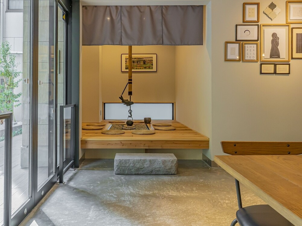 ロビーラウンジ