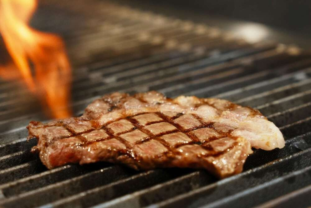 源泉100％かけ流しの湯と豪華ビュッフェが自慢！4003477