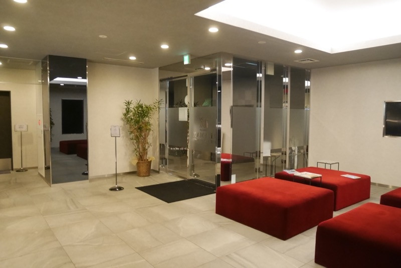 ホテルロビー。