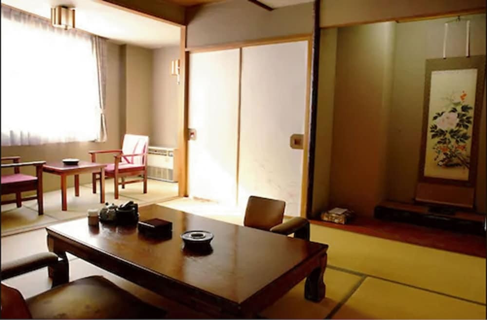 朝・夕ともにお部屋食だから、のんびり食事が楽しめちゃう3936194