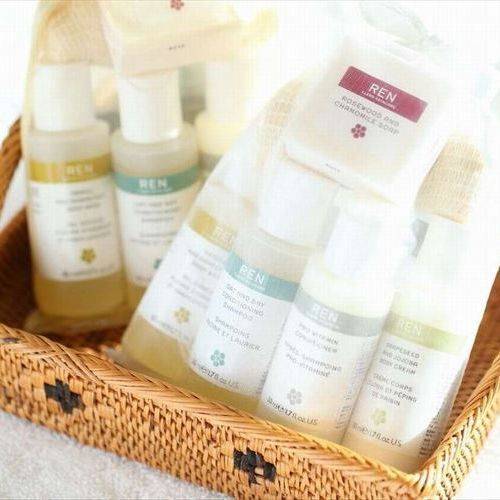 ゆとりある客室で
ほっとひと息 / 4