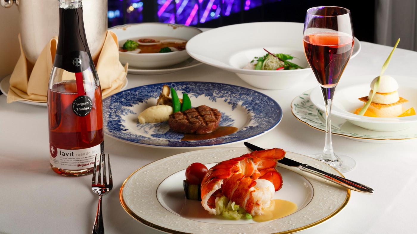 インルームディナーで2人だけのプロポーズ4242531