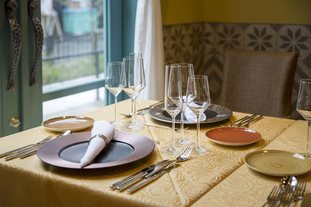 おしゃれなレストランで記念日ディナーはいかが？4374506