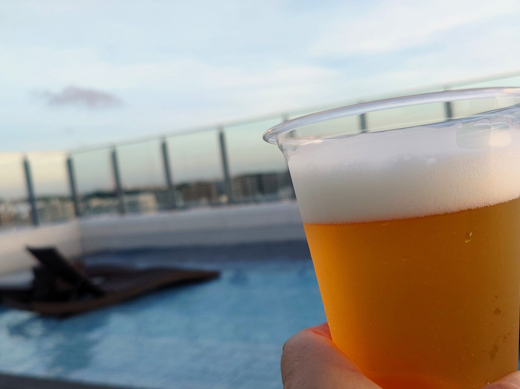 ルーフトップで生ビールが飲めました
