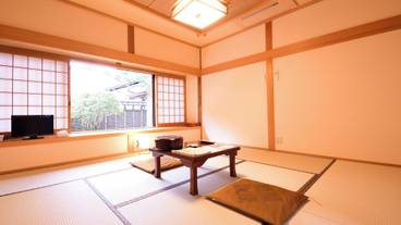 客室 / 26