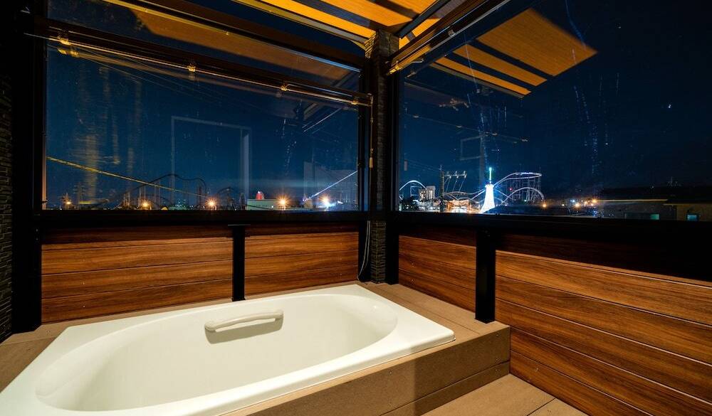 ラージヴィラのビューバス / 1