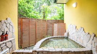 本館2間続き洋室（ツイン／バストイレ・シャワーブース付）