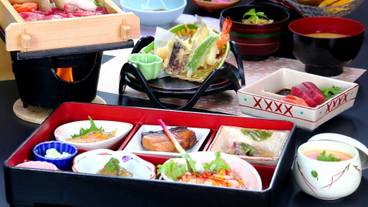 食事・飲み物 / 4