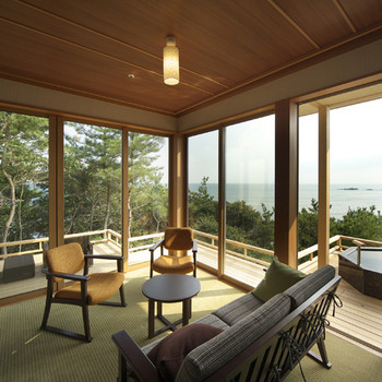 開放感溢れる客室でのんびり過ごして3406513