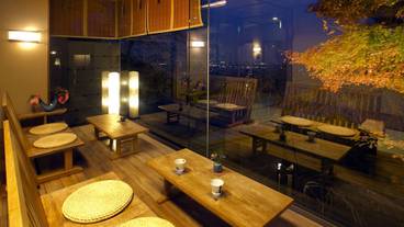 ロビーラウンジ / 3