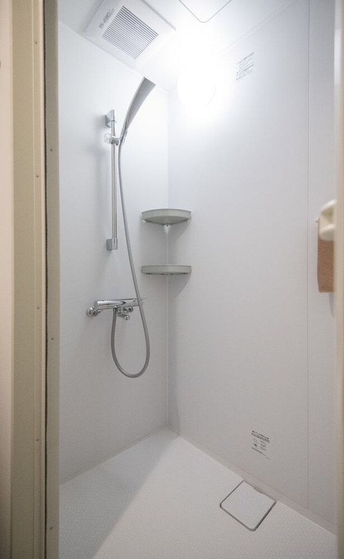 バスルームのシャワー