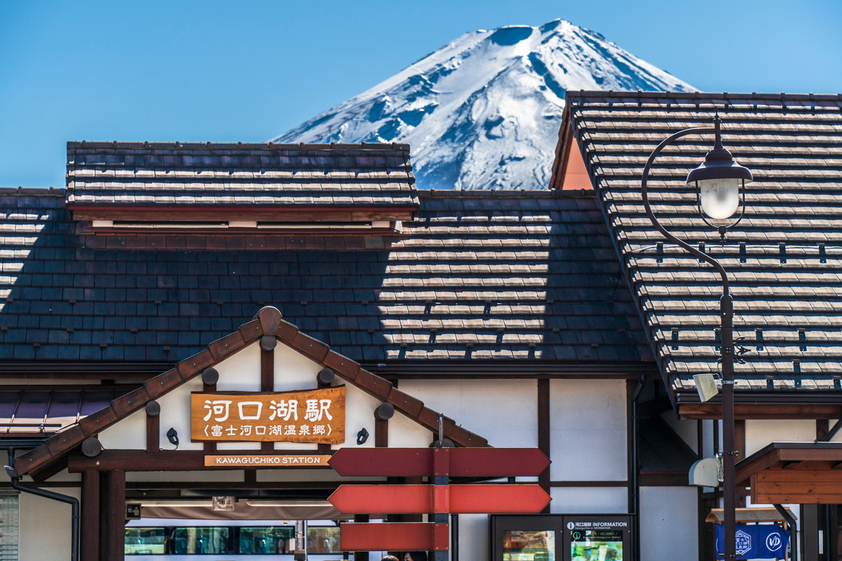 河口湖駅から見える富士山