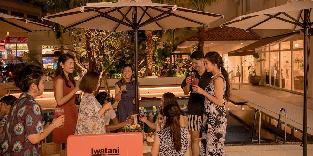 プールサイドバー