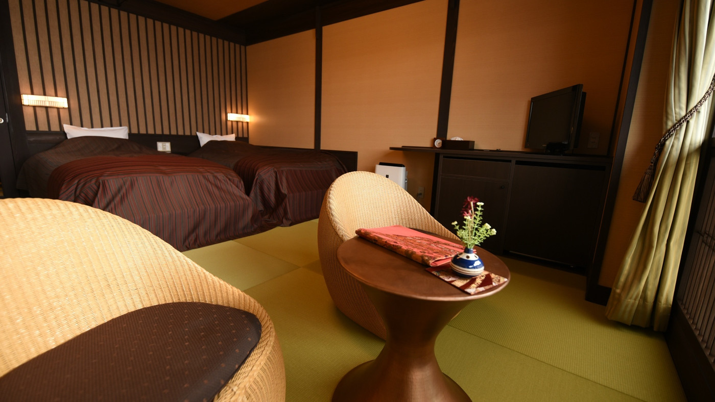 “おふたり様専用”の温泉宿で「美肌の湯」と夕陽を堪能3455366