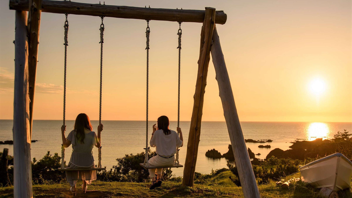 シーカヤックやサザエ獲り、朝ヨガで佐渡の魅力を体感できるリゾートホテル4232603