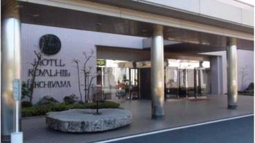 施設の入り口 / 13