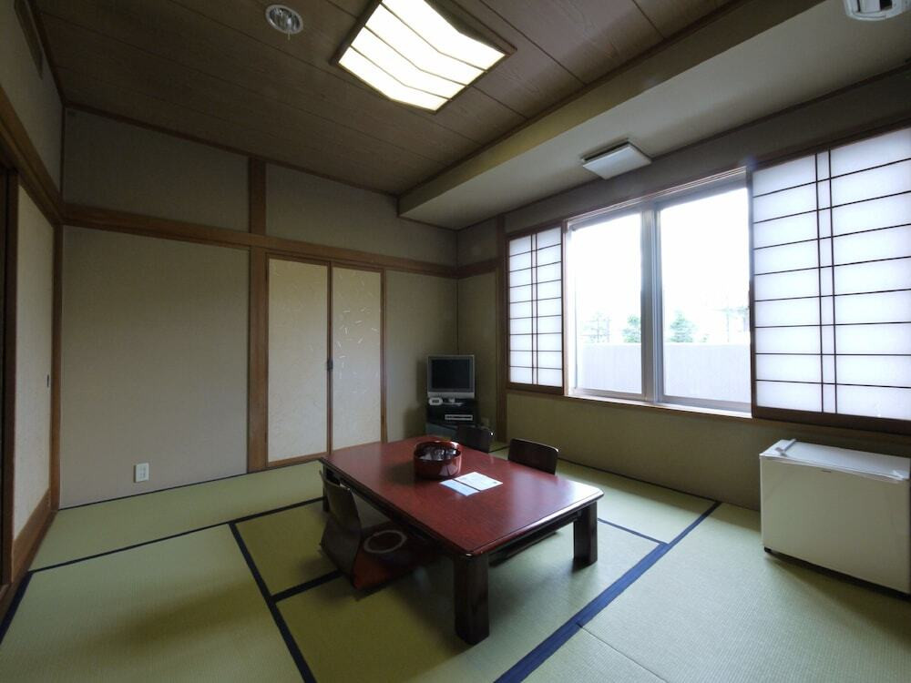 客室内のダイニングエリア