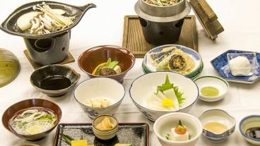 旅館のお食事処 / 18