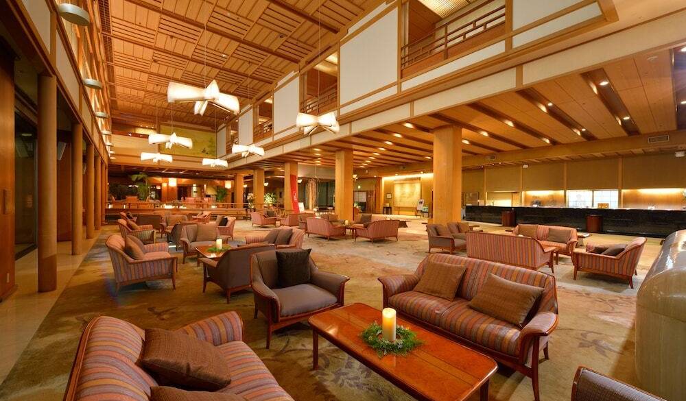 ロビーラウンジ / 2