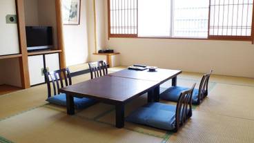 客室内のダイニングエリア / 6