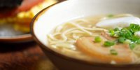 【那覇・国際通り】沖縄旅で食べたい♪おすすめご当地グルメ「沖縄そば」14選