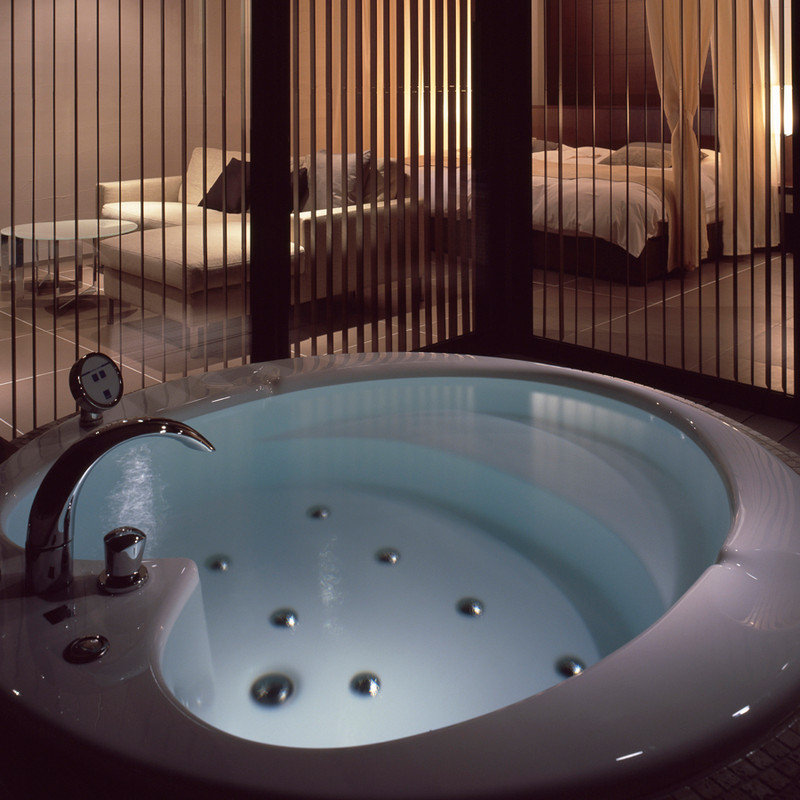 「清遊」の温泉掛流しジャグジー①