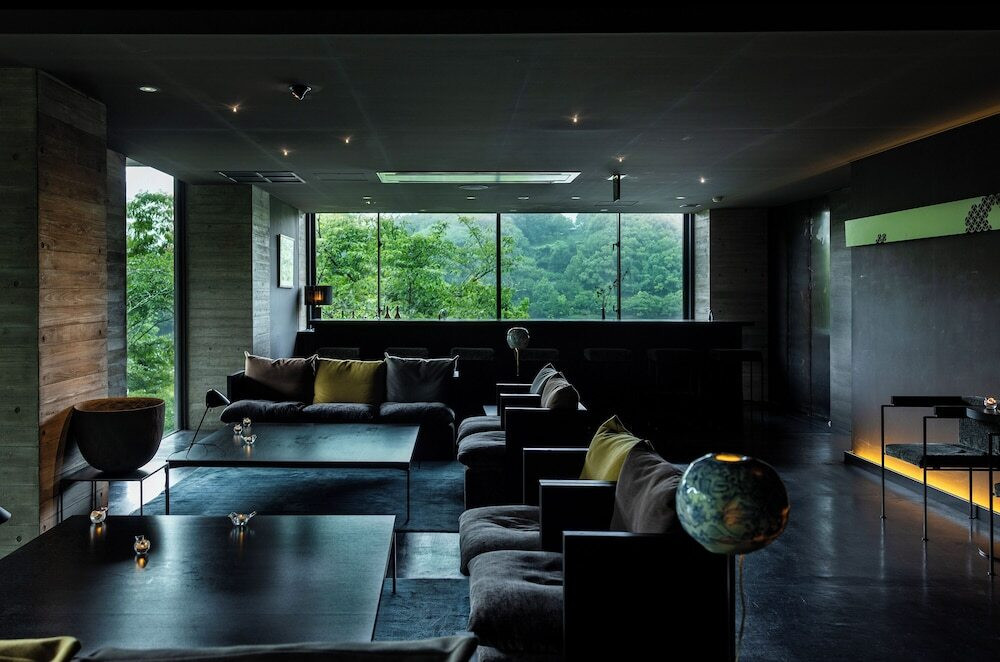 ロビーラウンジ