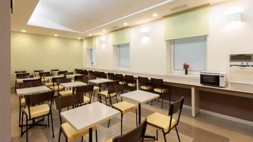 朝食スペース / 4