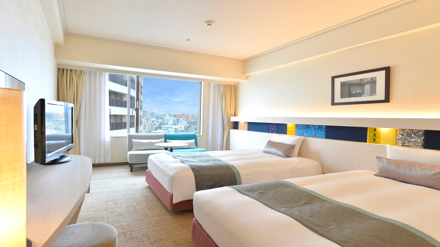 室内プール＆沖縄では希少な天然温泉が嬉しい♪4379009