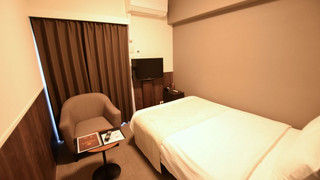 ビジネス ダブルルーム ダブルベッド 1 台 禁煙