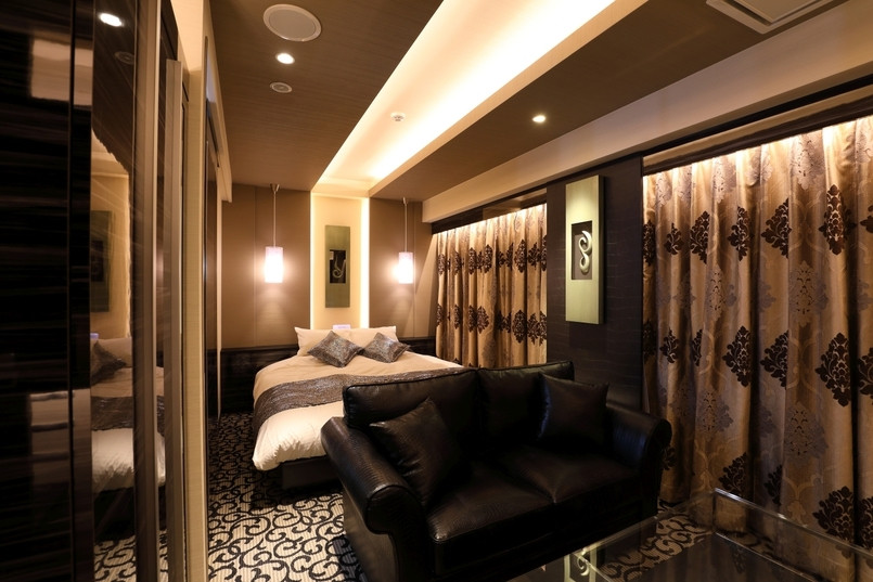 大きなベッドでくつろげる「デラックスダブルルーム」3947071