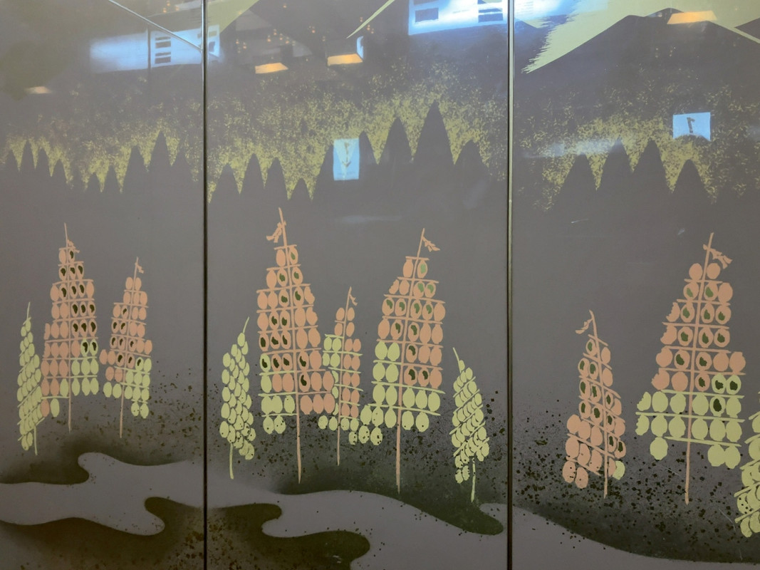 エレベーター内のデザインは竿灯！秋田ですねぇ