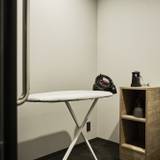 各階にあるアイロンルーム / 2