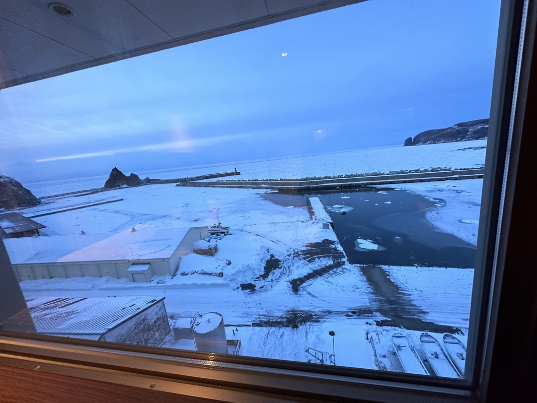 窓からオホーツク海には流氷