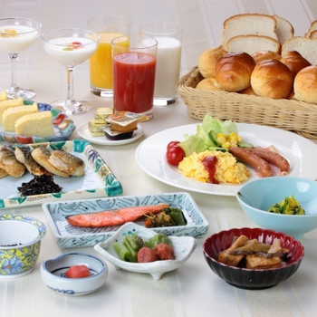 館内で美術品が鑑賞できる格調高いホテル3955320