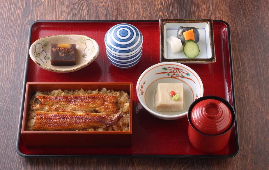 「うな菊」の特選御膳 / 1