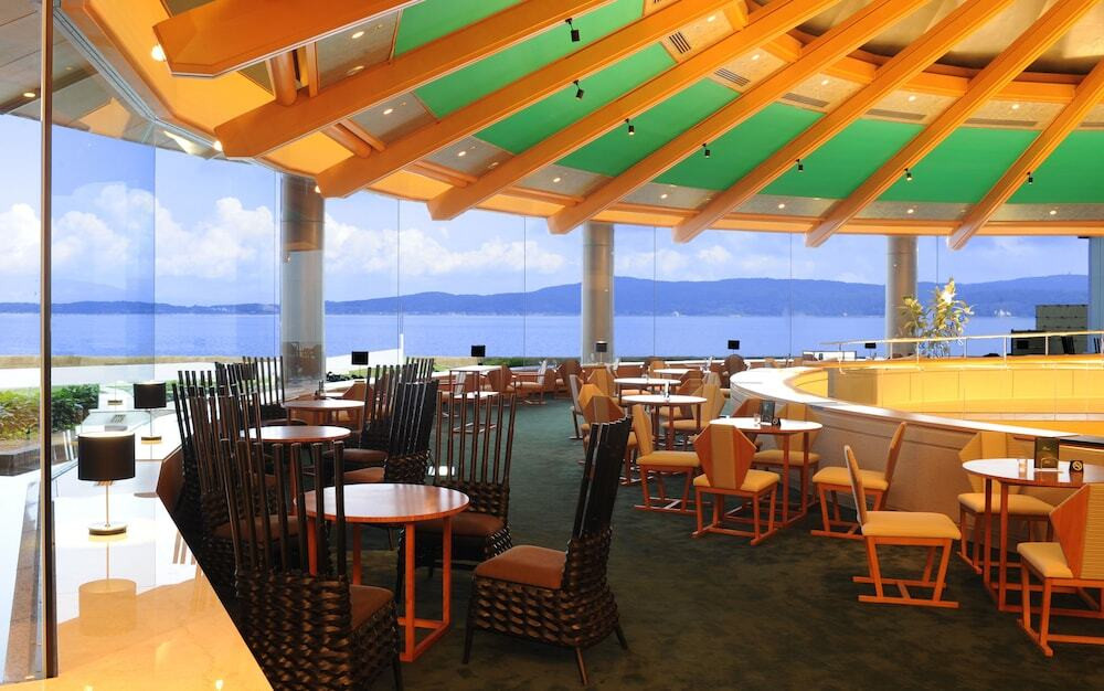 ショーを観ながらひとり夕食を満喫！3515227