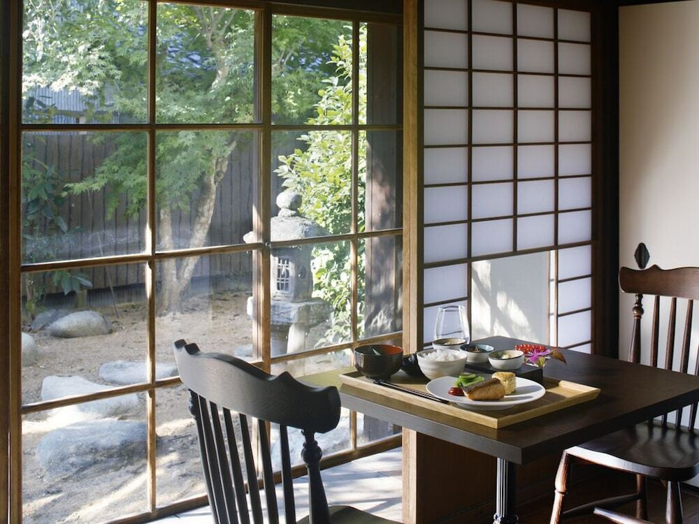 朝のレストラン