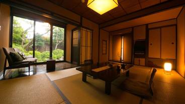 客室内のダイニングエリア / 9