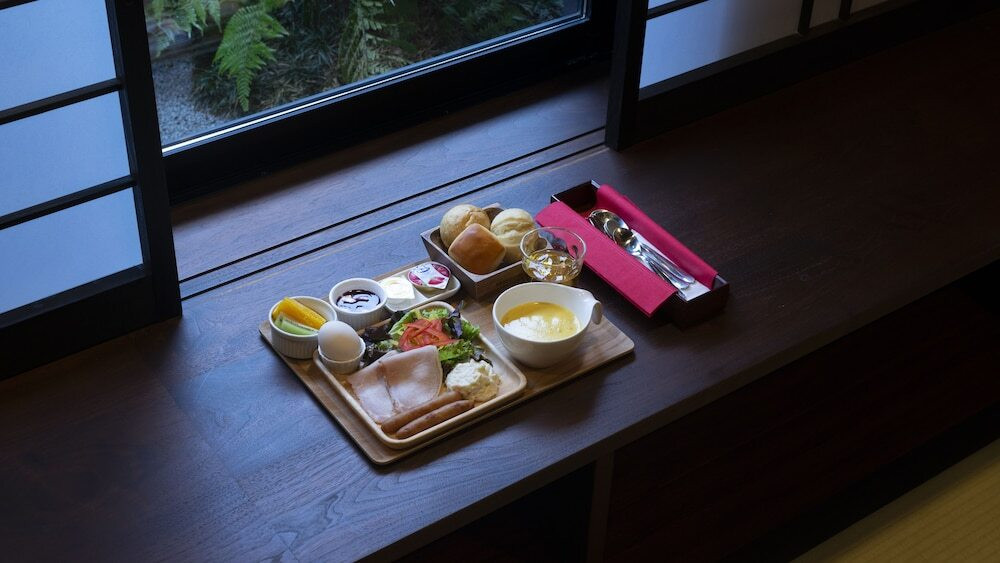 朝食
