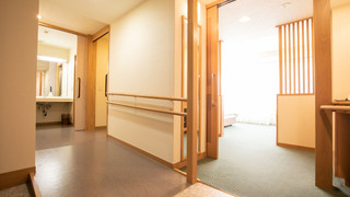 ユニバーサルツインルーム 禁煙 (眺望なし、バリアフリー)