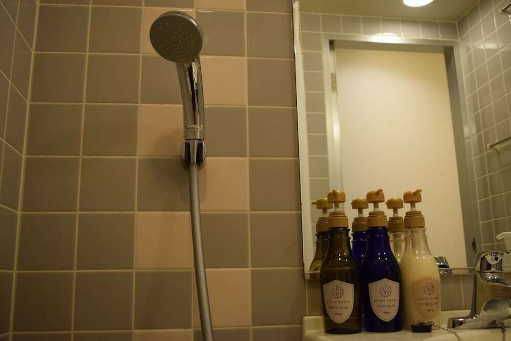 バスルームのシャワー