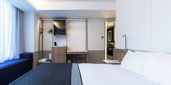 ホテルザフラッグ心斎橋（大阪府 ビジネスホテル） / 1