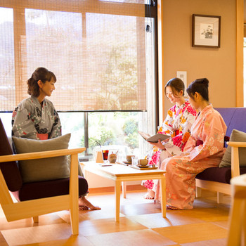 大人女子にイチオシ。花が彩る和モダンな温泉旅館4088682
