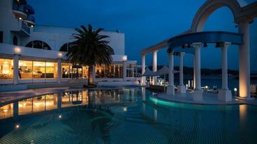 食事・飲み物 / 3