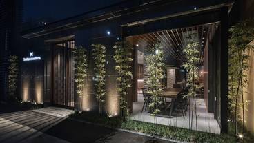 施設の入り口 / 13