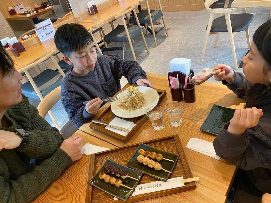 三重県多気町にある「VISON」は、産直市場やミュージアム、温泉、体験施設など約70店舗が集結する大型リゾート / 1